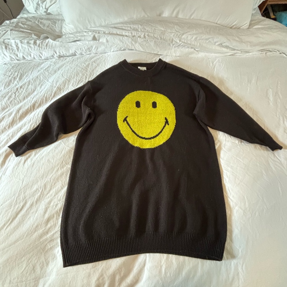 H&M Black and Yellow Smiley crewneck sweater dress